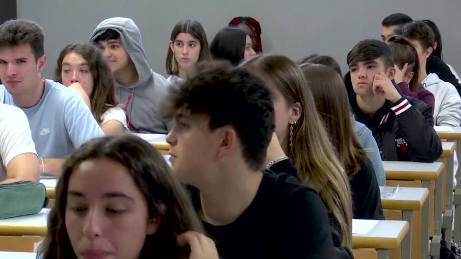 Más de 12.000 alumnos comienzan a examinarse de la EBAU en Euskadi