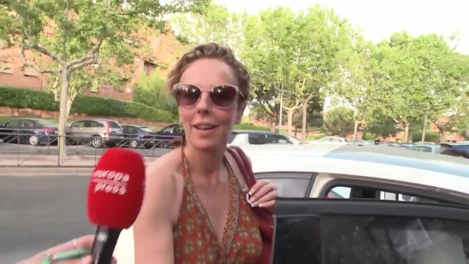 Rocío Carrasco contesta a Amador Mohedano riéndose y recomendándole que siga viendo su serie