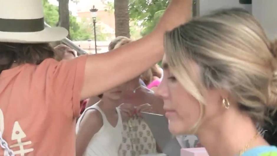 Paz Padilla y Anna Ferrer se dan un baño de masas durante la