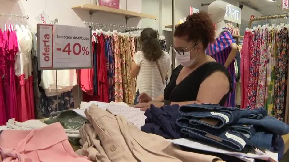 Verano de gastos y otoño de alza de precios, menos inversión y consumo contenido