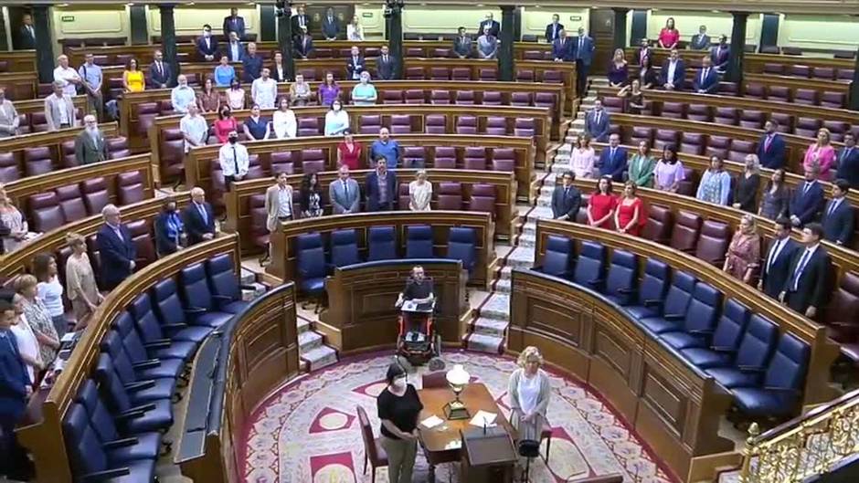 Minuto de silencio en el Congreso por las víctimas de Melilla