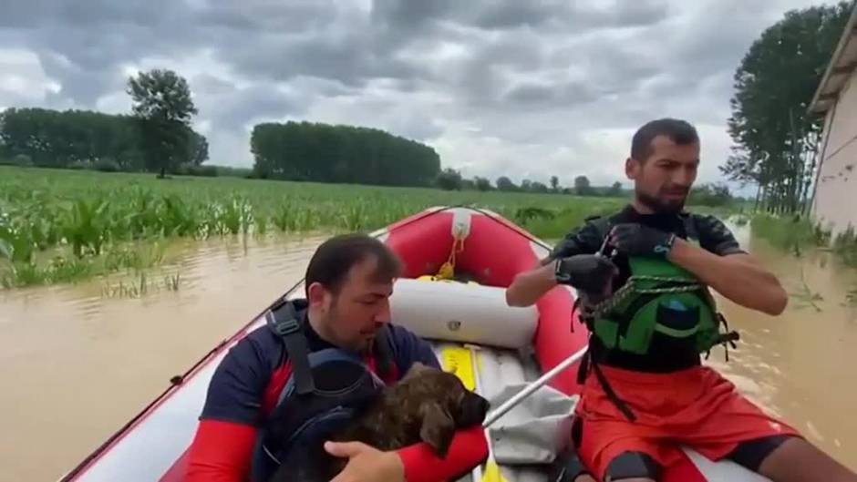 Rescates tras las inundaciones al norte de Turquía