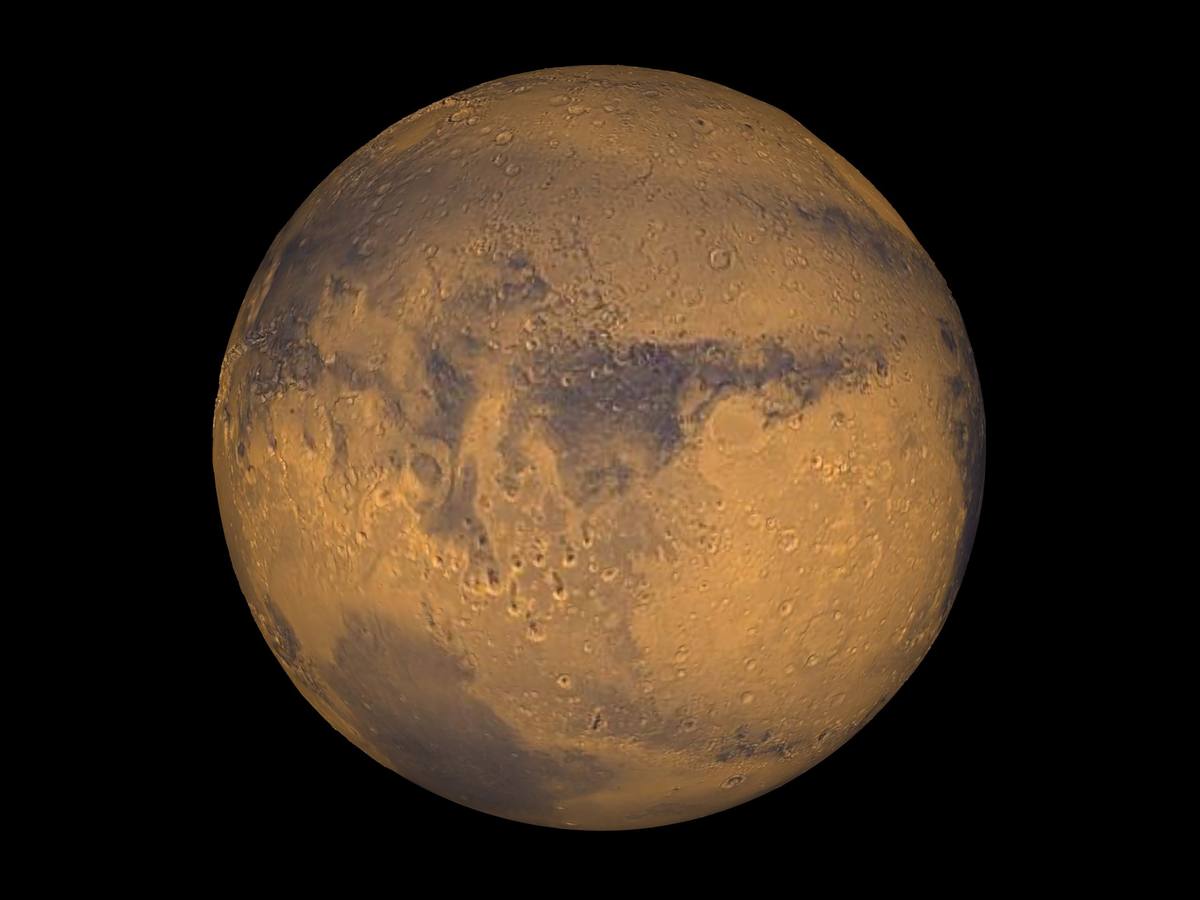 «Hoy hay agua líquida en la superficie de Marte», ha declarado Michael Meyer, director del programa de exploración de Marte. «A causa de esto, sospechamos que al menos hay una posibilidad de que haya un medio ambiente habitable hoy en día».