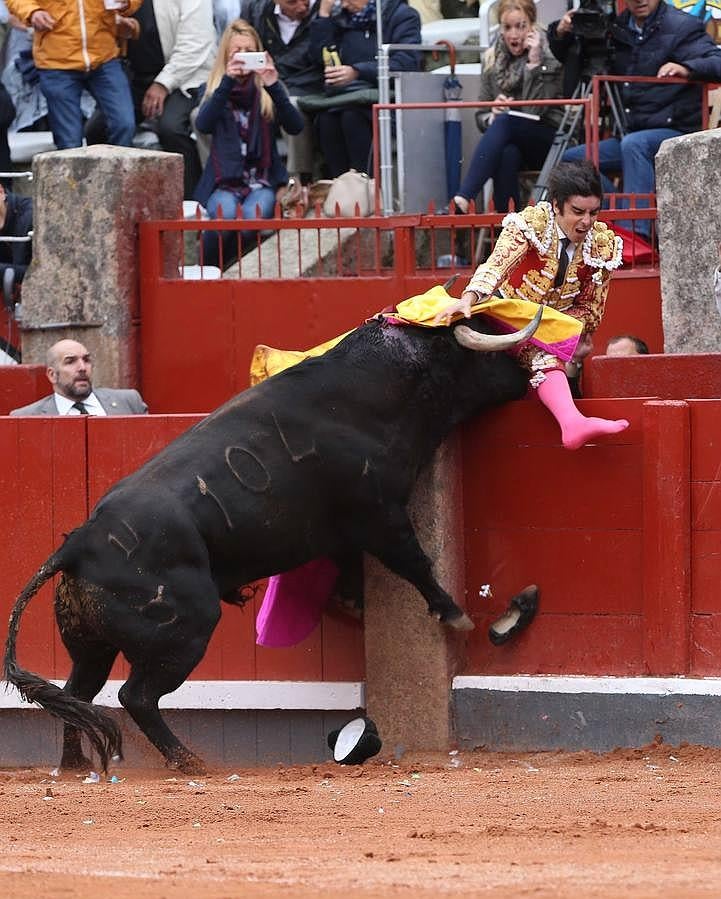 Miguel Ángel Perera, del triunfo a la sangre