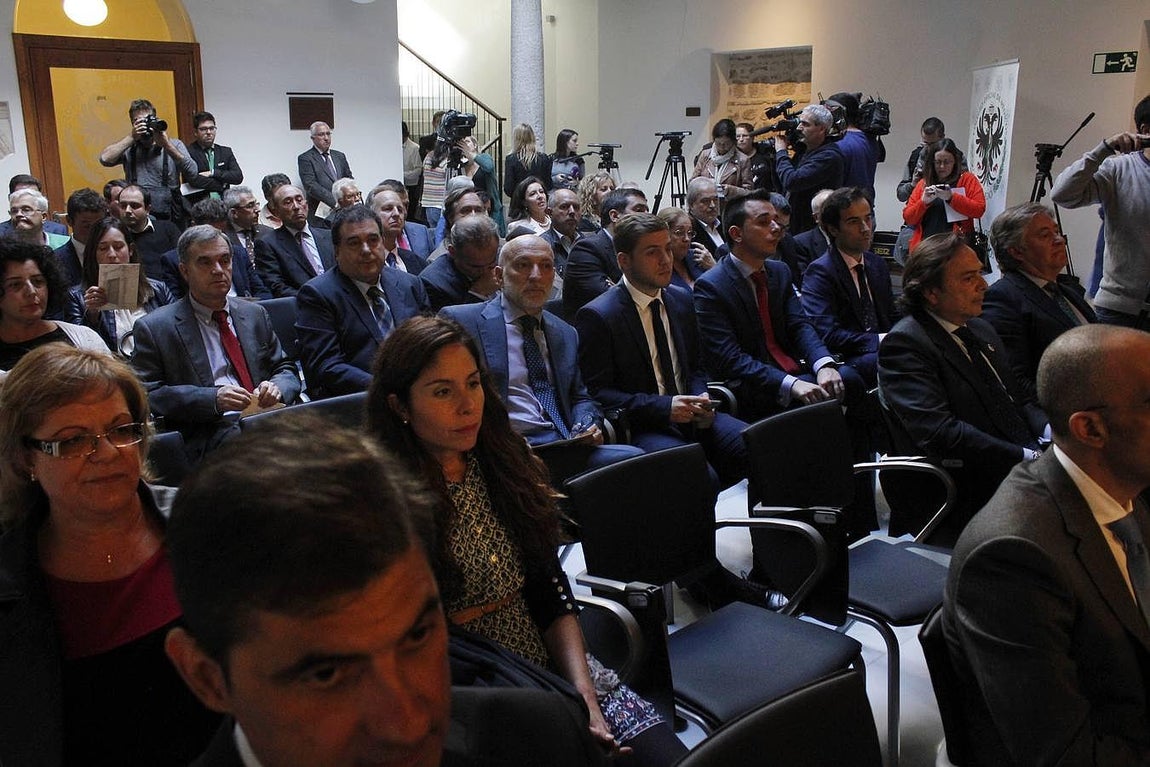 El Colegio de Médicos inaugura su nueva sede en el Casco Histórico