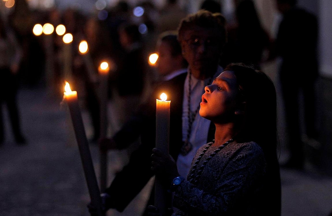 Procesión de la Virgen del Amparo en la Iglesia de San Francisco
