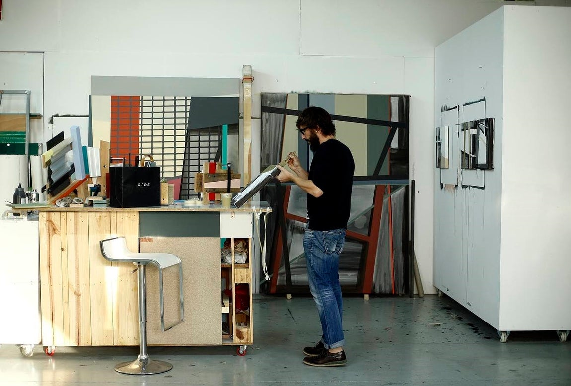 Una gran mesa preside el espacio de FOD en Nave Oporto. 