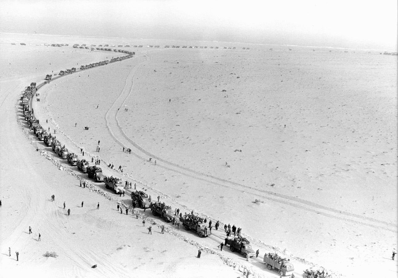 40 años de la Marcha Verde, en imágenes. En los días anteriores miles de marroquíes se dirigieron a la localidad de Tarfaya, punto de partida de la Marcha Verde