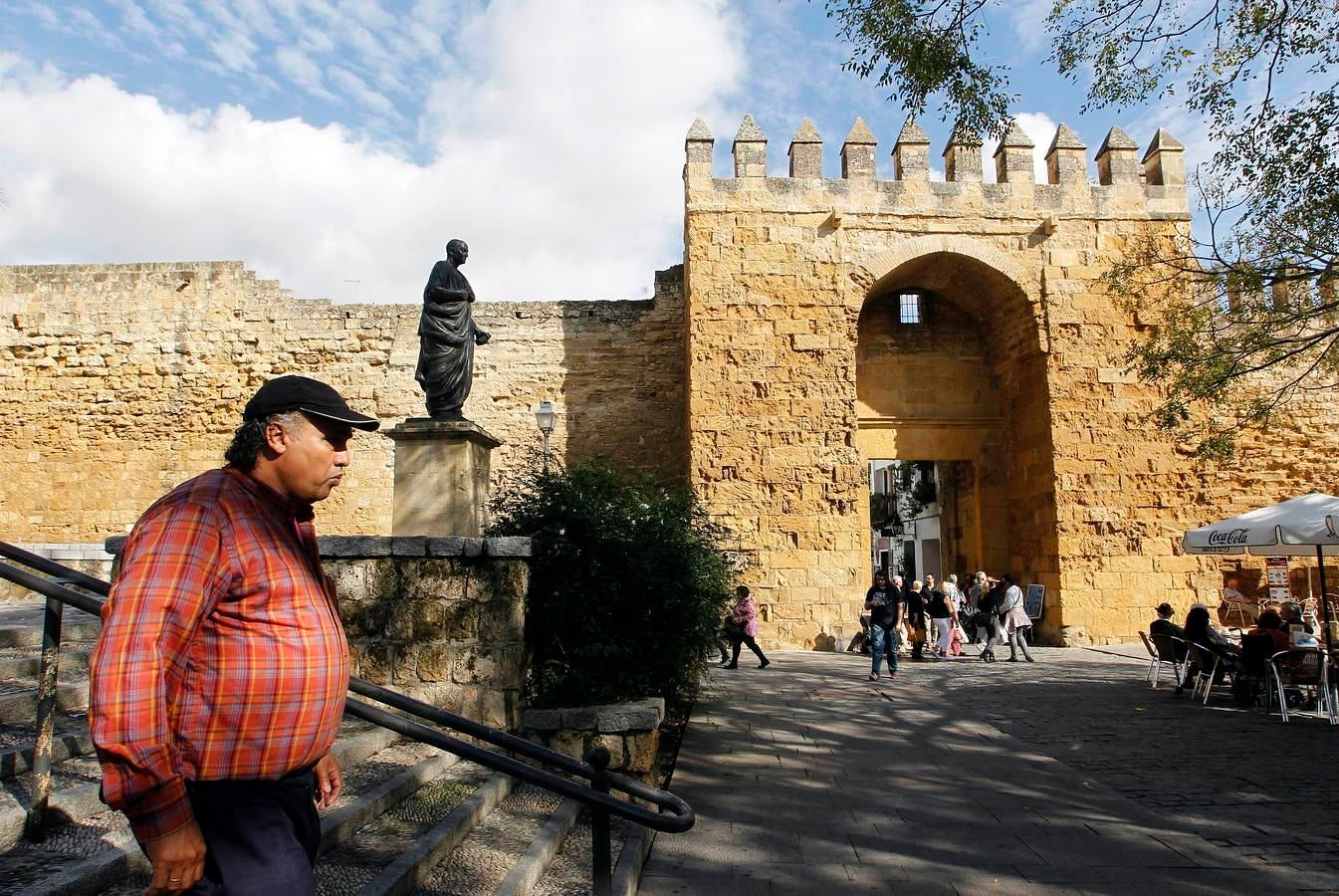 En imágenes, las puertas y pasajes de la Muralla