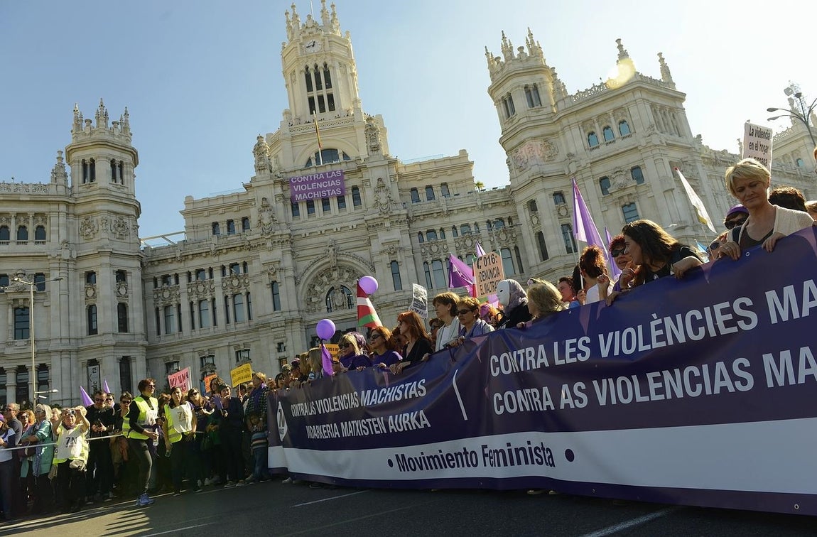 «No nos morimos, nos matan», performances en la protesta contra la violencia machista