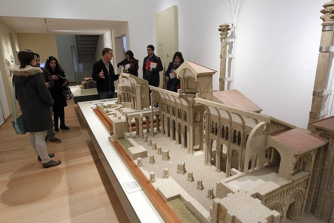 Aunque se han creado audiovisuales e interactivos ex profeso, el museo conserva también antiguas maquetas. 