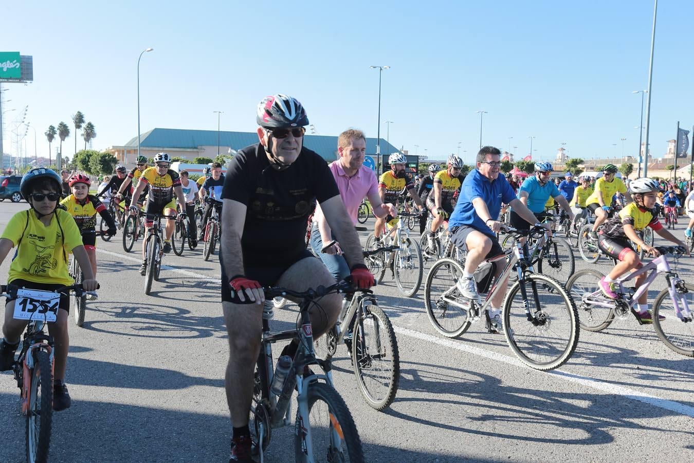 Bahía Sur celebra el Día de la Bicicleta. Si participaste... ¡búscate entre las imágenes!