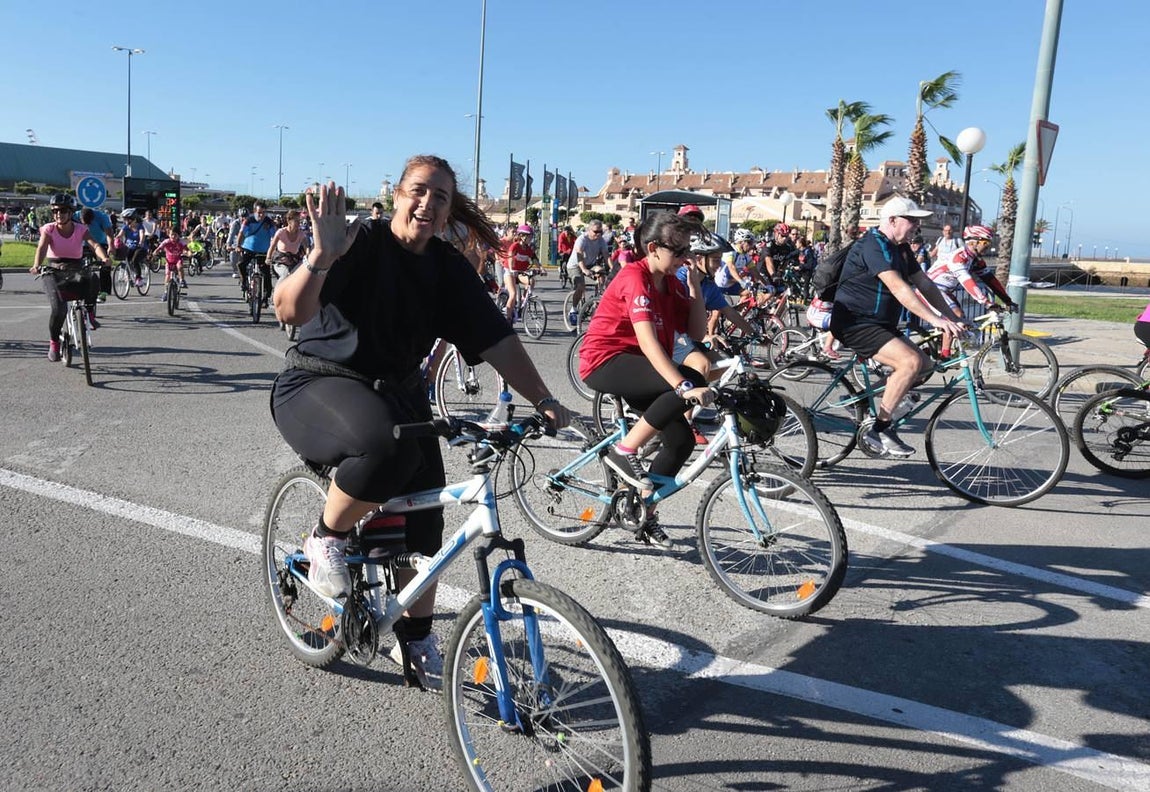 Bahía Sur celebra el Día de la Bicicleta. Si participaste... ¡búscate entre las imágenes!