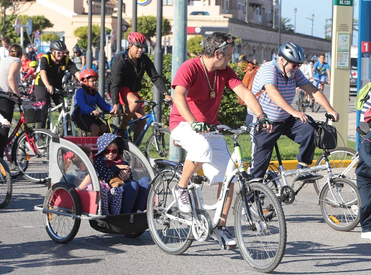 Bahía Sur celebra el Día de la Bicicleta. Si participaste... ¡búscate entre las imágenes!