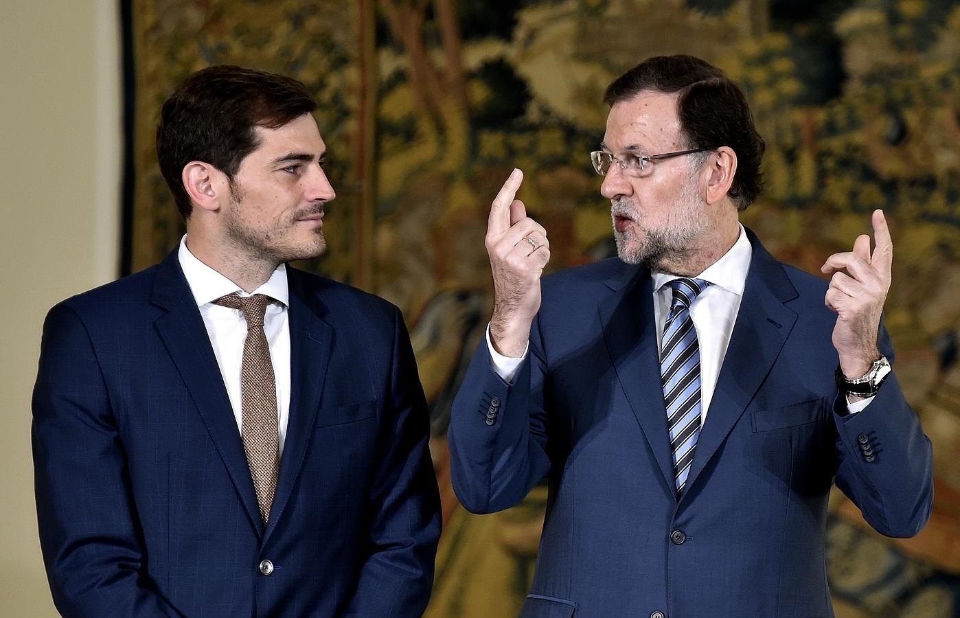 Casillas recibe la Gran Cruz de la Orden al Mérito Deportivo. 