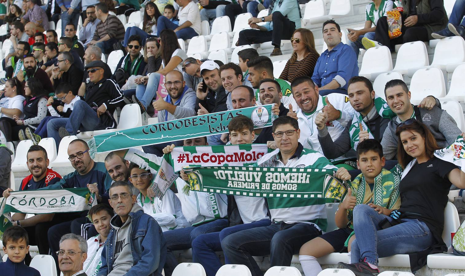 La grada del Córdoba-Huesca, en imágenes