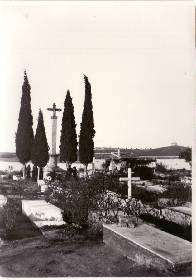 Interior del Cementerio municipal de 1836. 