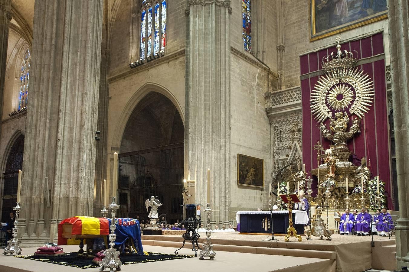 Así se vivió en Sevilla el funeral de la duquesa de Alba