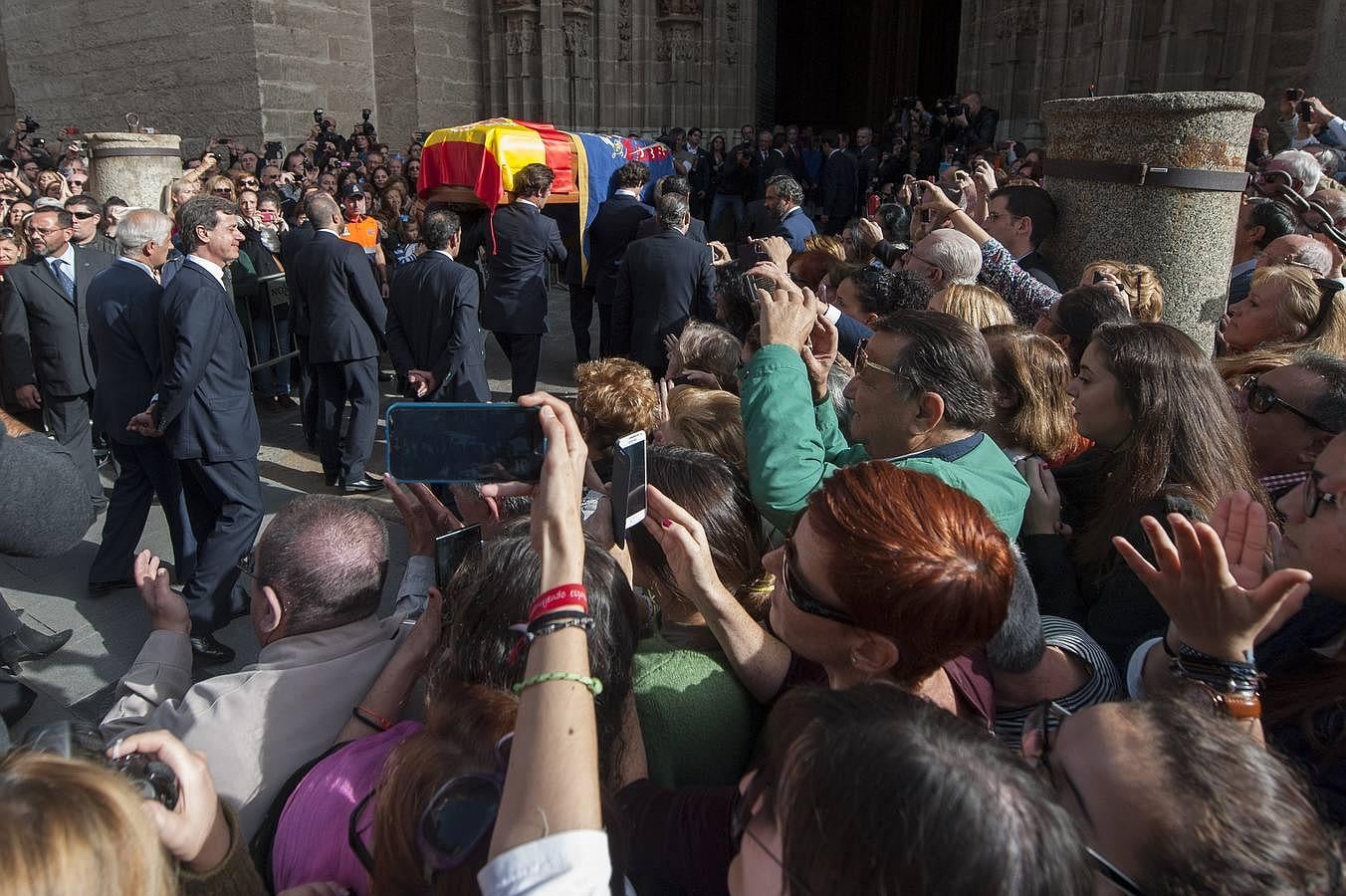 Así se vivió en Sevilla el funeral de la duquesa de Alba