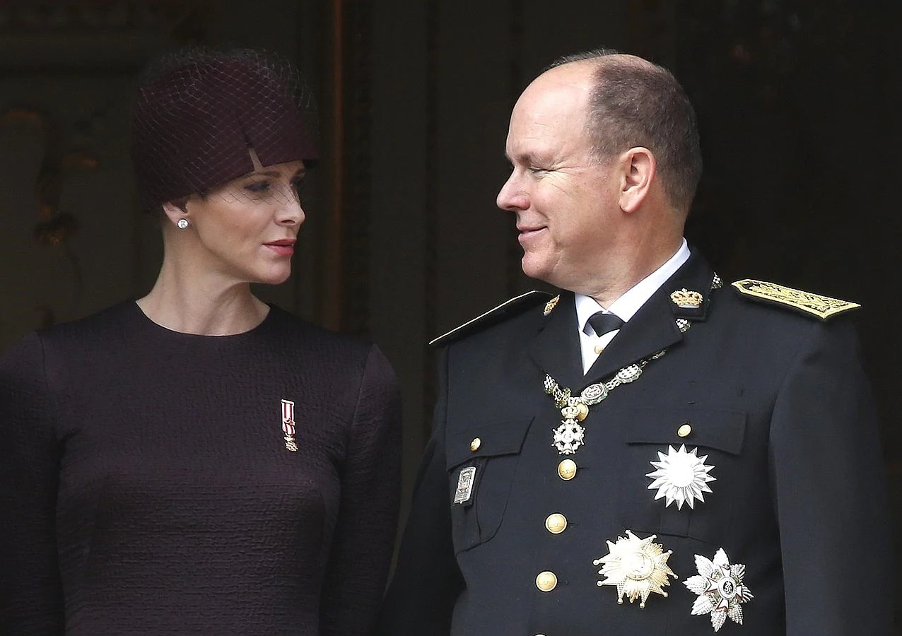 El príncipe Alberto y la princesa Charlene durante el Día Nacional de Mónaco