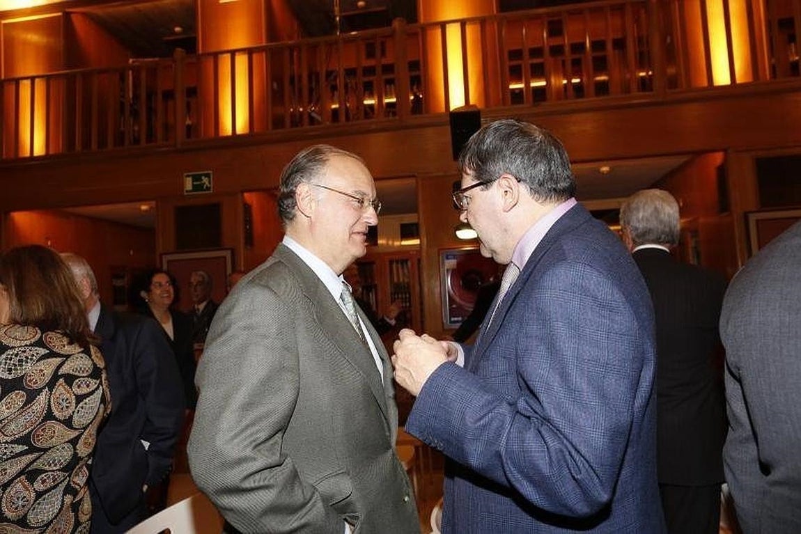 Momentos premios a la entrega de los seis galardones de los Premios ABC Salud 2015