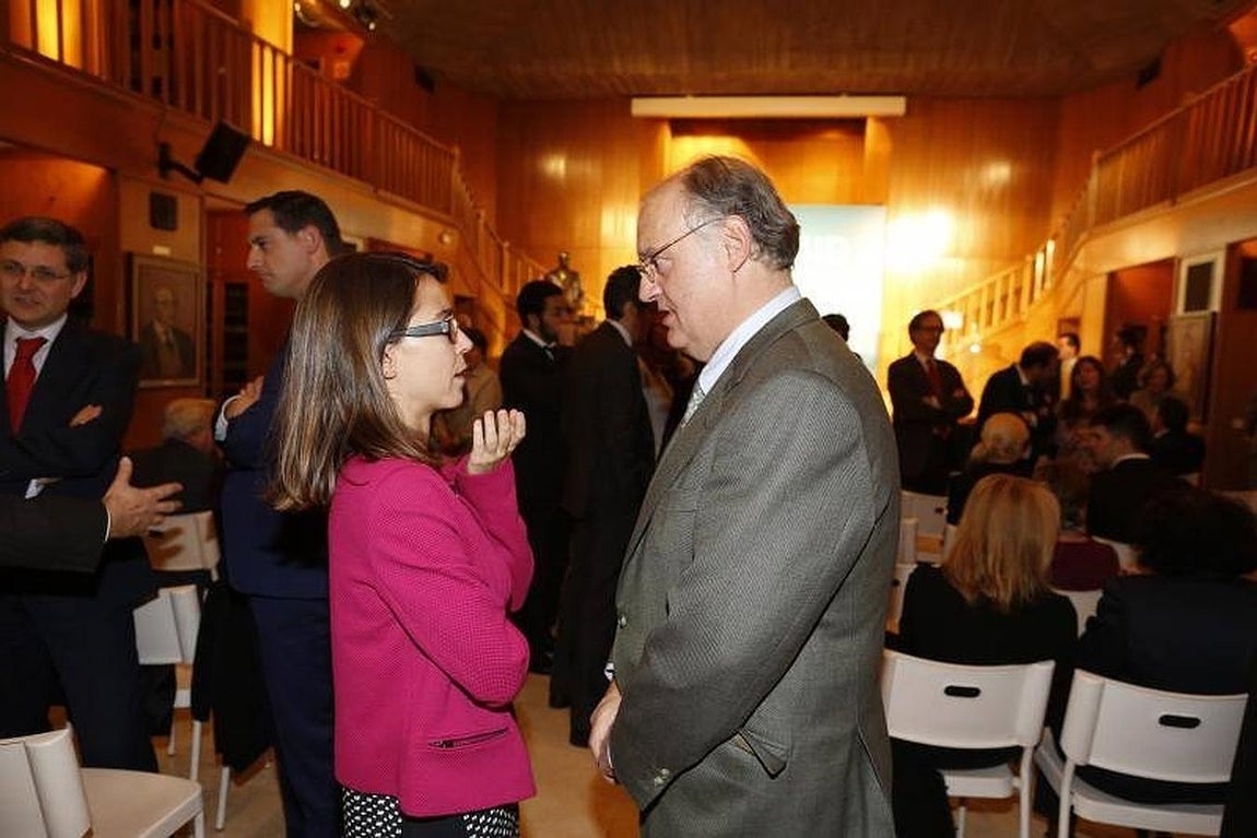Momentos premios a la entrega de los seis galardones de los Premios ABC Salud 2015
