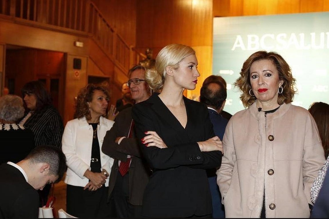 Momentos premios a la entrega de los seis galardones de los Premios ABC Salud 2015