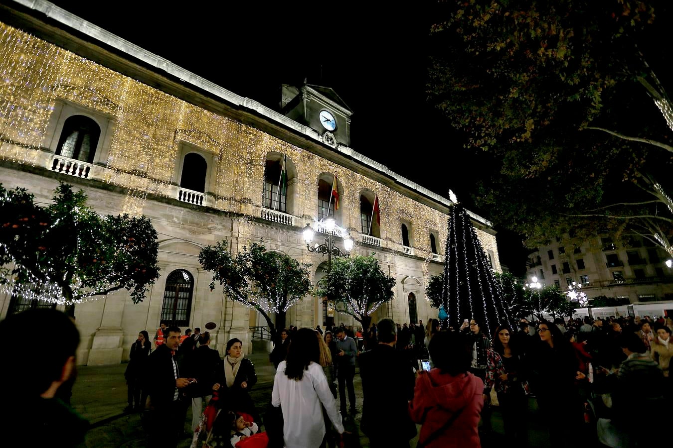 Sevilla se ilumina para la Navidad