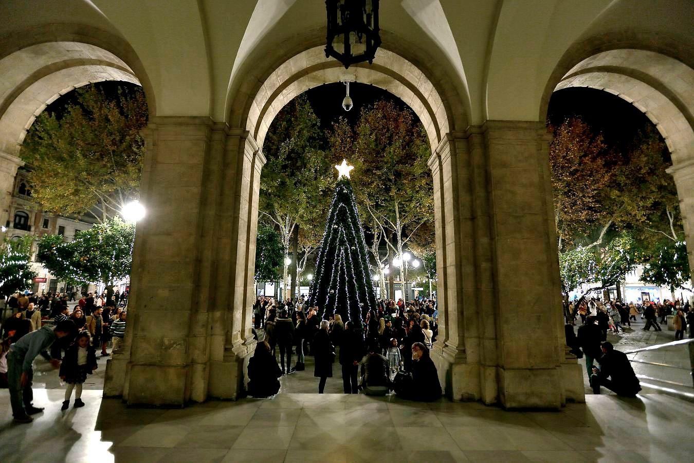 Sevilla se ilumina para la Navidad