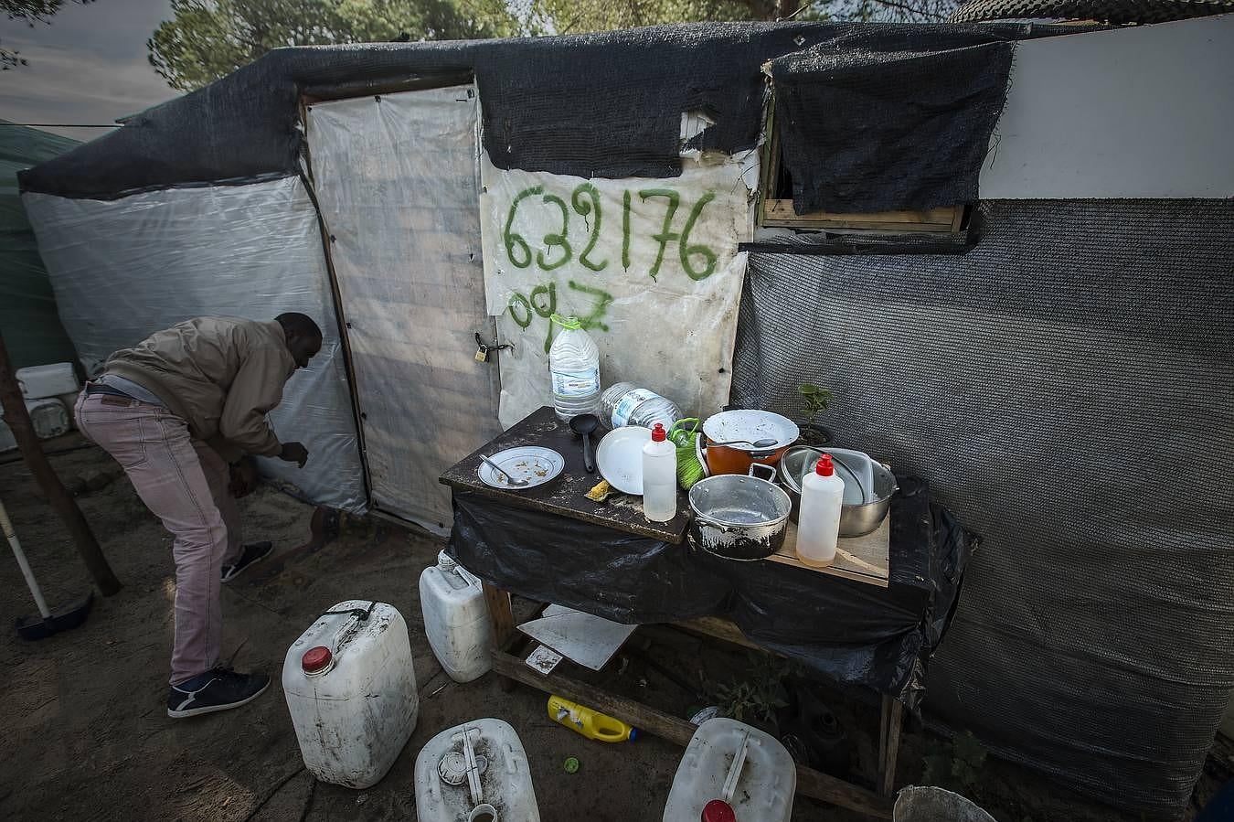 Así se vive en los campamentos de la fresa de Huelva