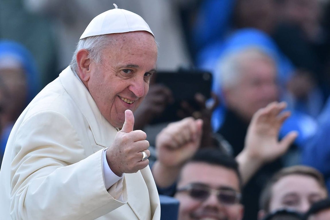 Las otras «Personas del año» de Time. En 2013, el Papa Francisco fue reconocido como «Persona del Año» tras su elección como Pontífice y los aires renovados que llegaron con el nuevo líder de la Iglesia Católica, tras la  histórica renuncia de su antecesor Benedicto XVI