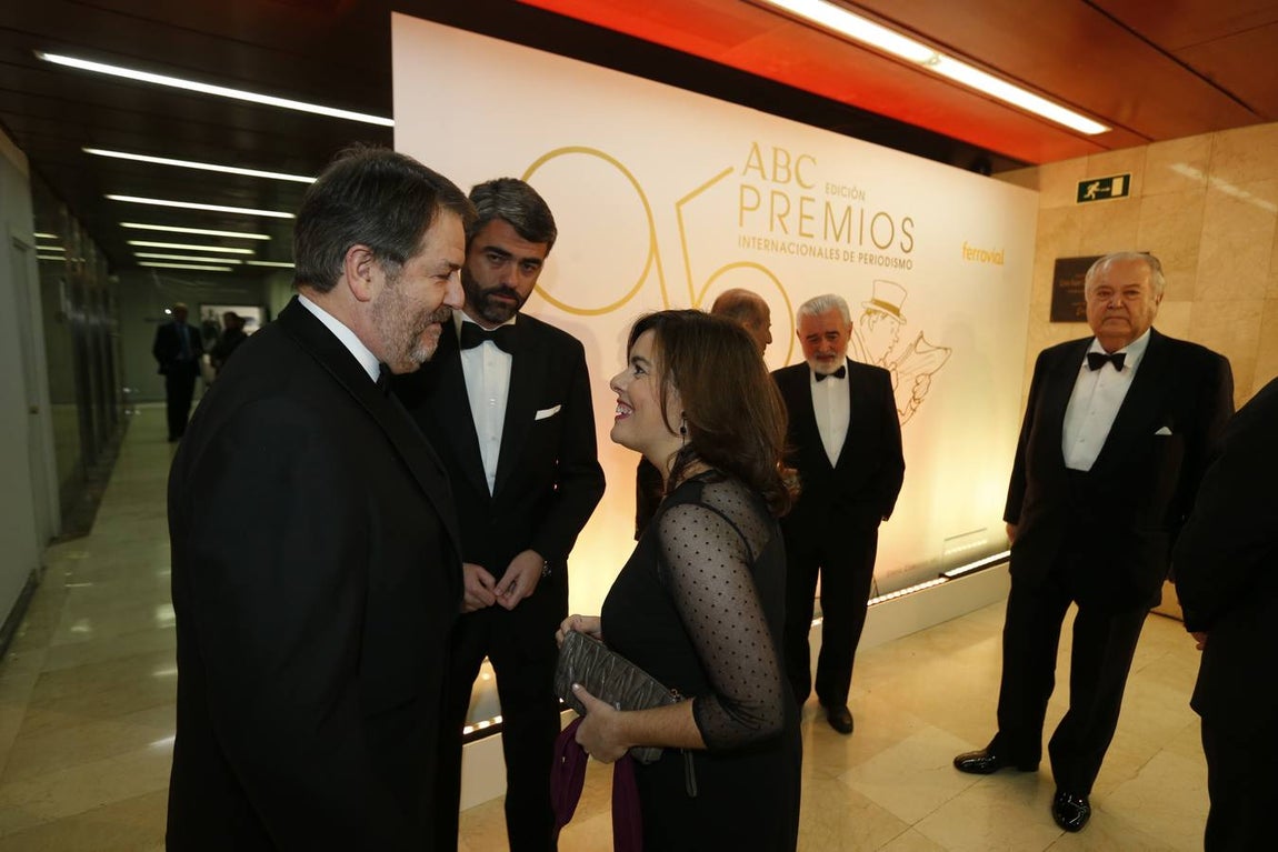 Las imágenes más relevantes de unos concurridos premios Mariano de Cavia. 