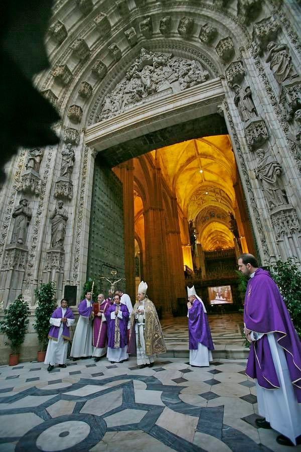 Misa de la apertura del Año de la Misericordia en la Catedral de Sevilla