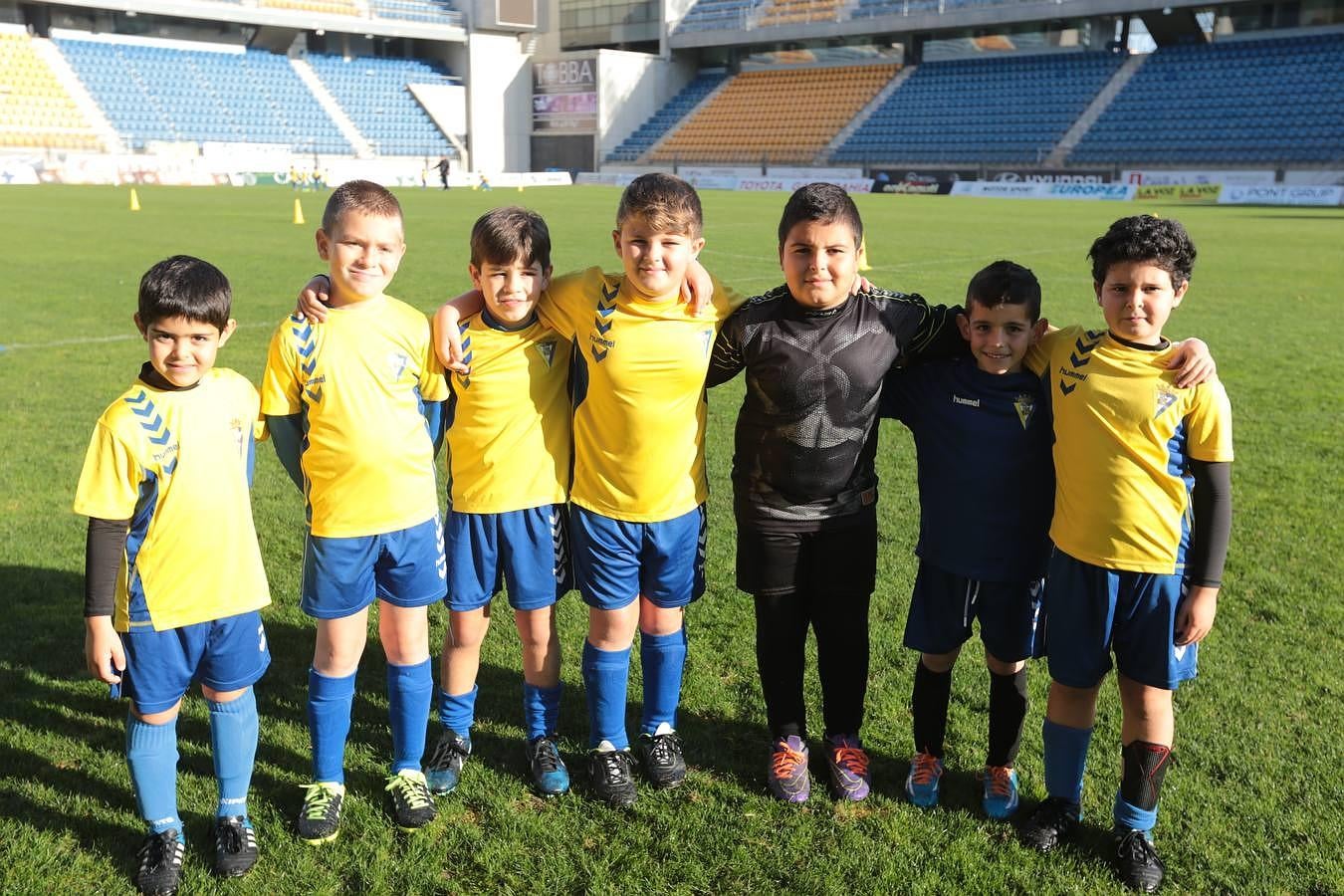 El Carranza acoge el partido benéfico de Reyes Magos en Cádiz