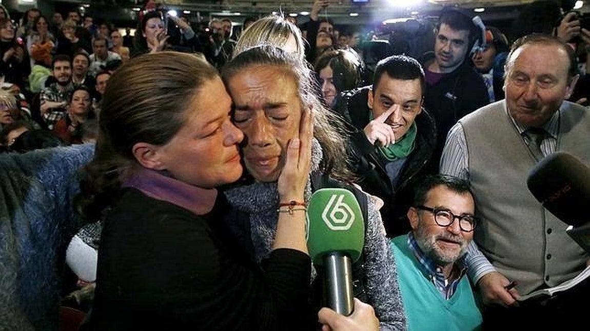 La mujer que pensaba que le había tocado un premio, pero no. 