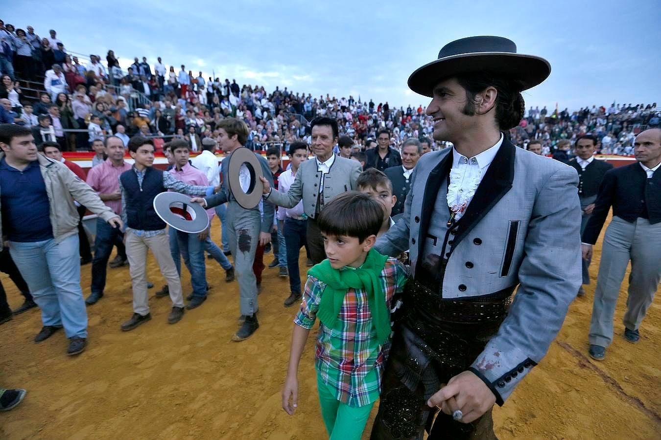 Tras dos años de ausencia, Morante de La Puebla anunció que volverá a torear en la Maestranza de Sevilla