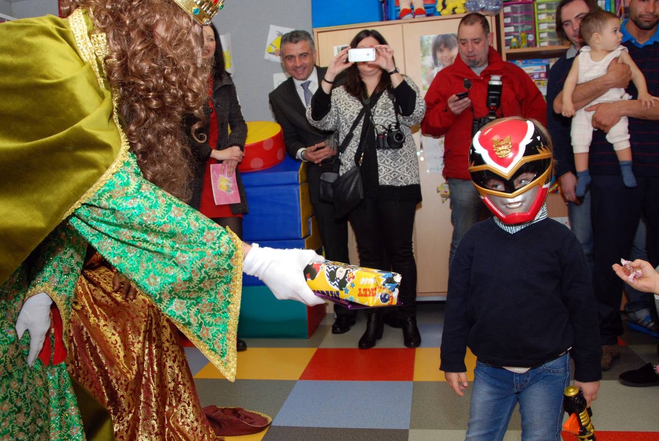 Los Reyes Magos visitan el hospital de Talavera