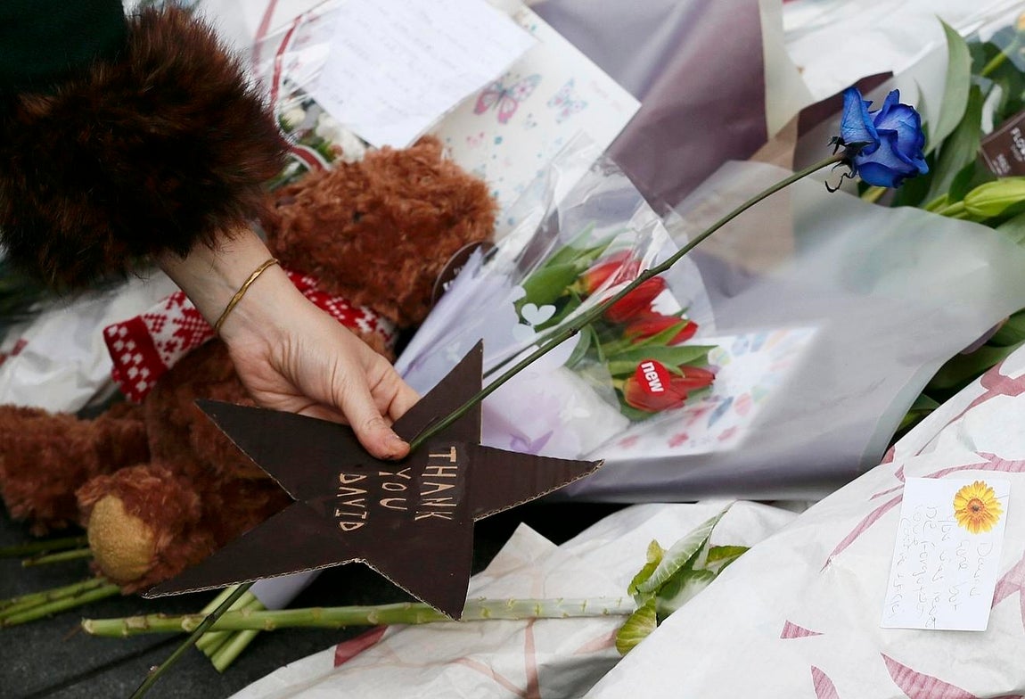 Lágrimas en todo el mundo por David Bowie