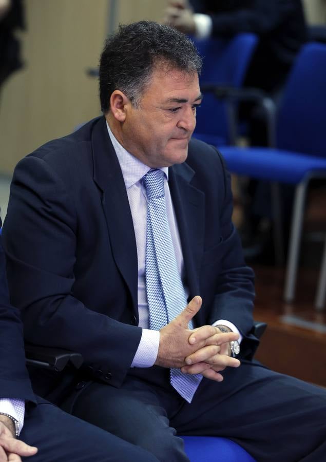 Las mejores imágenes del primer día del juicio oral del Caso Noós. José Luis BAllester, en el banquillo de los acusados