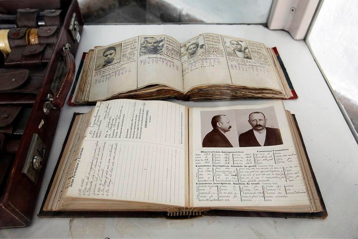 En imágenes, el archivo histórico de la Policía Nacional, en Diputación