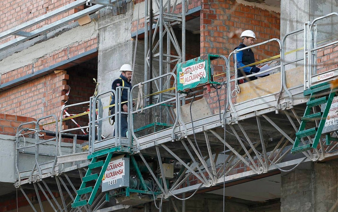 Obras en el antiguo edificio de Magisterio en el Sector Sur