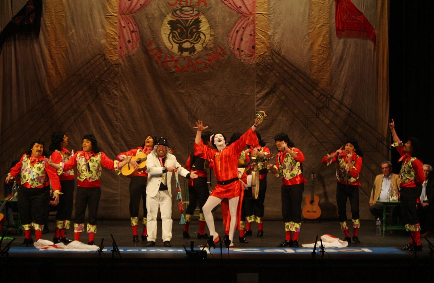 Chirigota La familia Vargasaki. Carnaval de Cádiz 2016