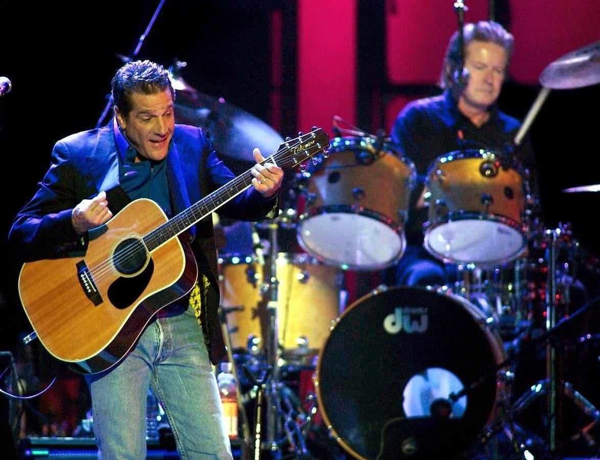 Las últimas apariciones del mítico cantante de The Eagles, Glenn Frey. Frey interpreta «New Kid In Town» durante un show con entradas agotadas en el MGM Grand Garden Arena de Las Vegas