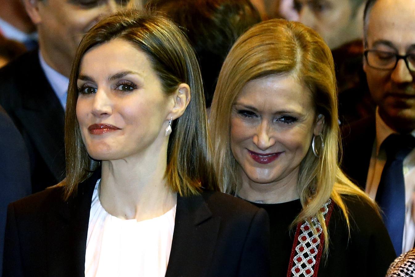 Doña Letizia junto a Cristina Cifuentes, presidenta de la Comunidad de Madrid. 