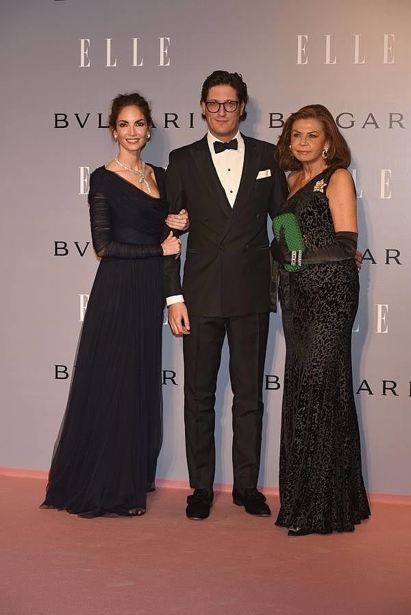 Eugenia Silva acompañada por Cari Lapique y Luis Medina. 