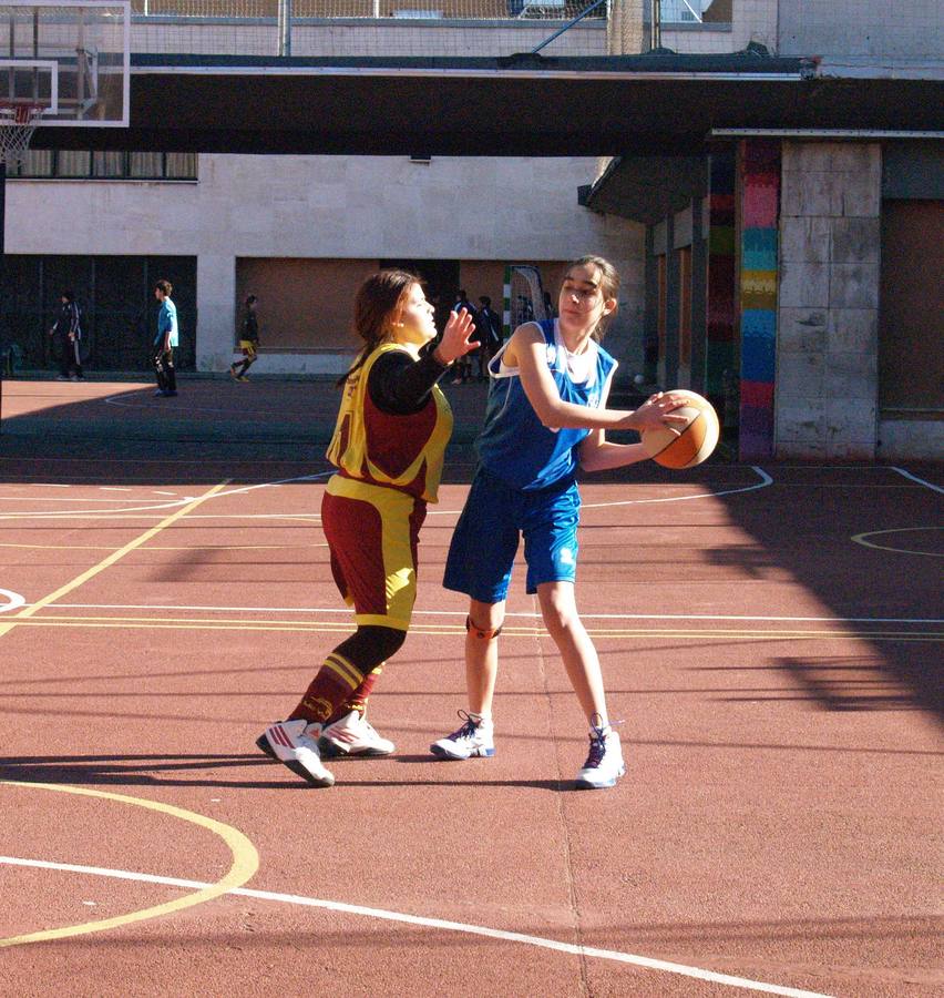 Virgen de Atocha vs Padre Piquer