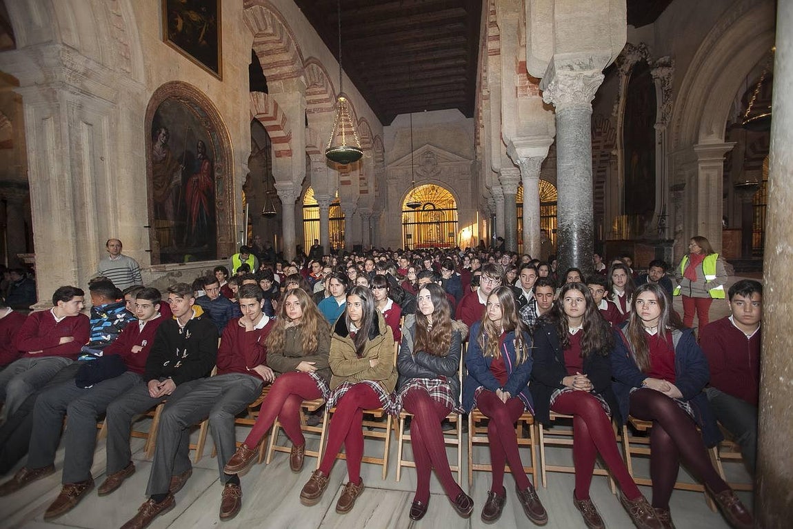 Marcha de Escuelas Católicas a la Catedral