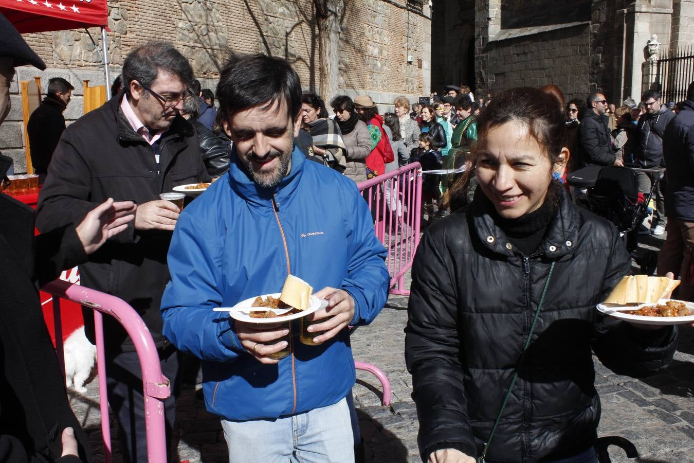 Degustación de carcamusas en la plaza del Ayuntamiento