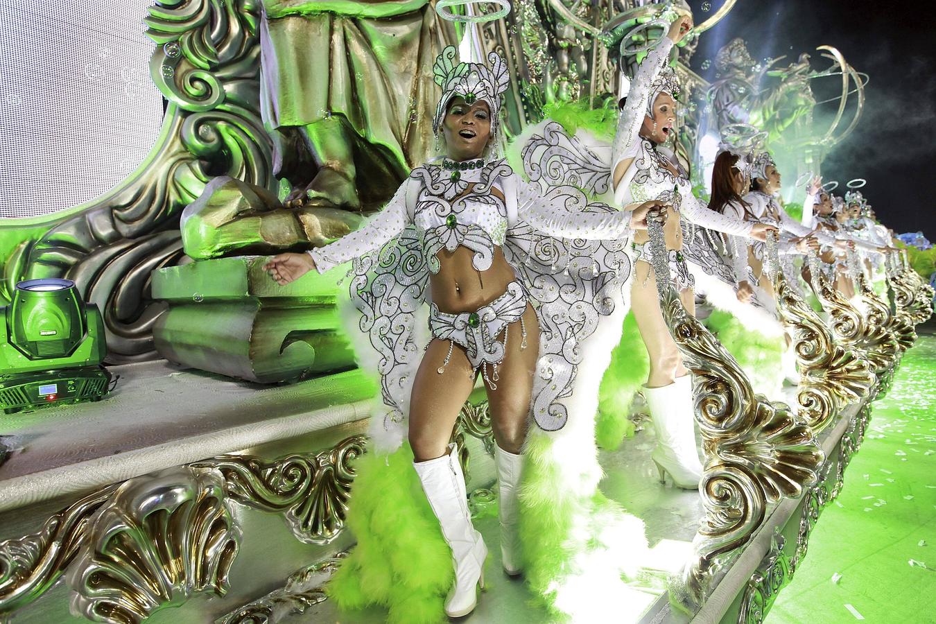 Río de Janeiro celebra el carnaval. La escuela de samba Grande Rio durante el primer día de los desfiles de la escuela de samba del grupo especial