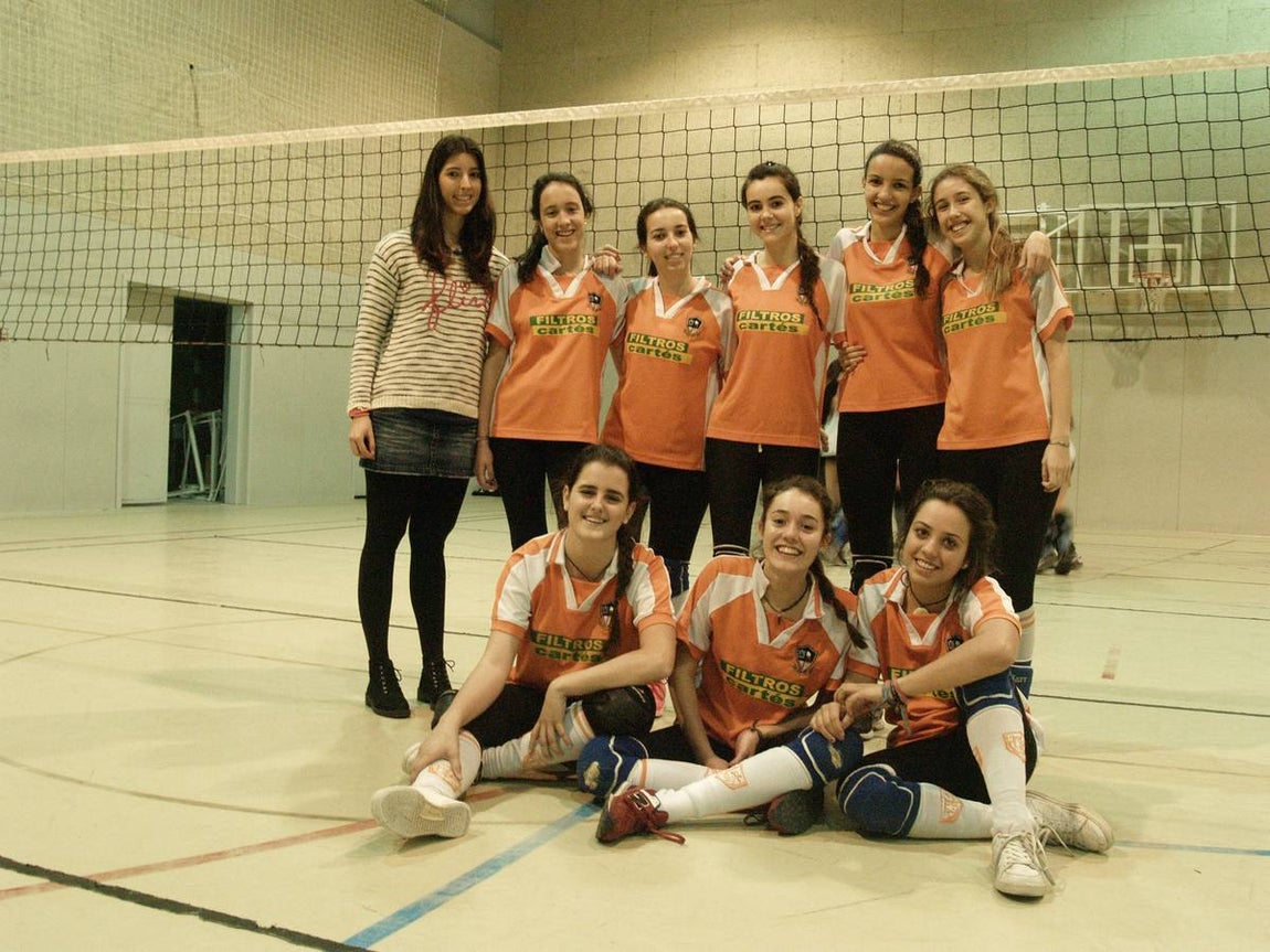 Santa María del Pilar B. Arriba: Lucía (E), Ángela (3), Carmen (7), María (9), Jasmín (4), María V. (12). Abajo: Ana (6), Cristina (2), Naiara (10). 